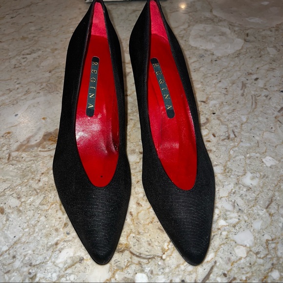 Vintage Regina 80s Black Leather Lined Almond Toe Heels. Size 8.5 Narrow - Picture 10 of 10